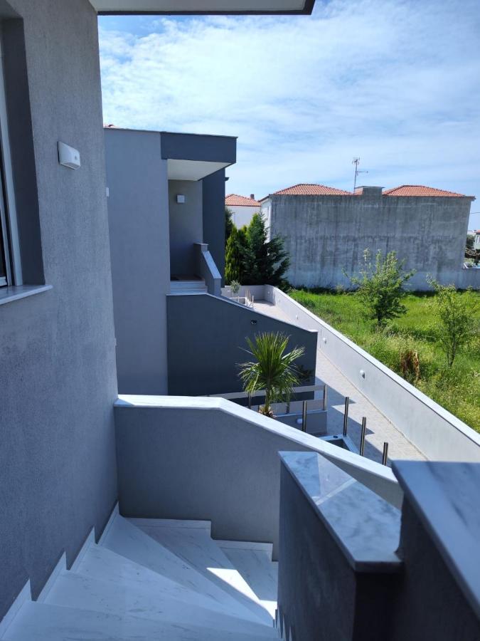 Lilli Deluxe Apartment Никити Экстерьер фото